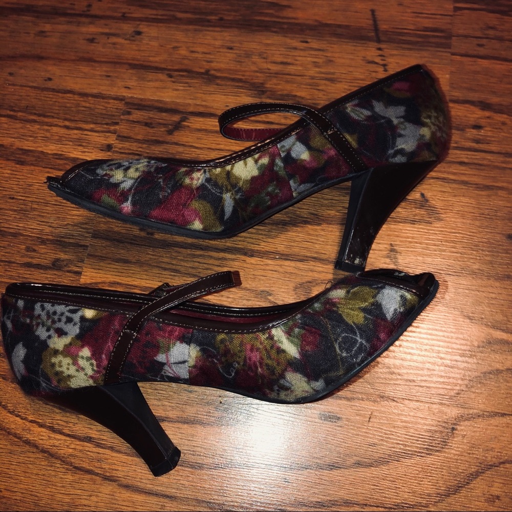 Multicolored high heels